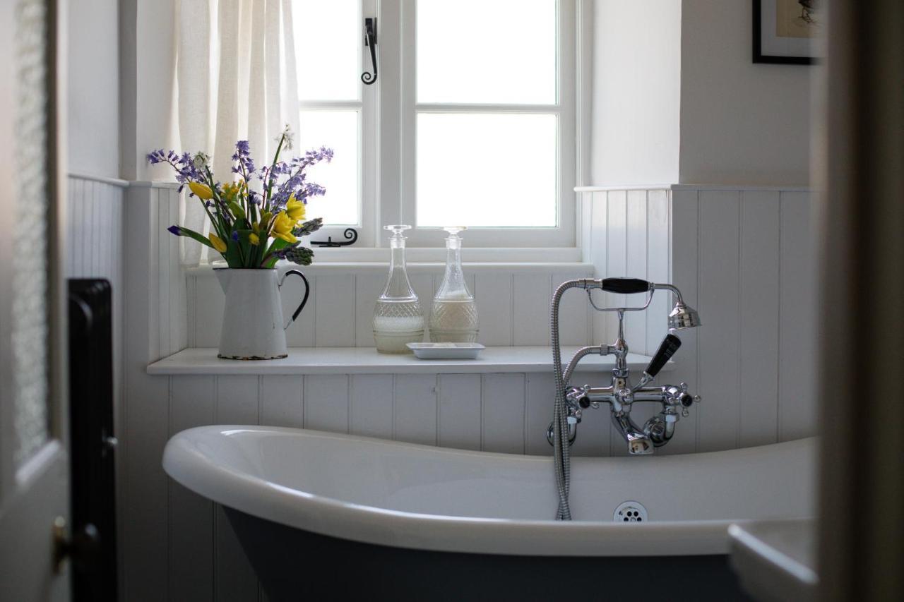 Gleneda Cottage - A Renovated, Traditional Cotswold Cottage Full Of Charm With Fireplace And Garden Bourton on the Hill Exteriér fotografie