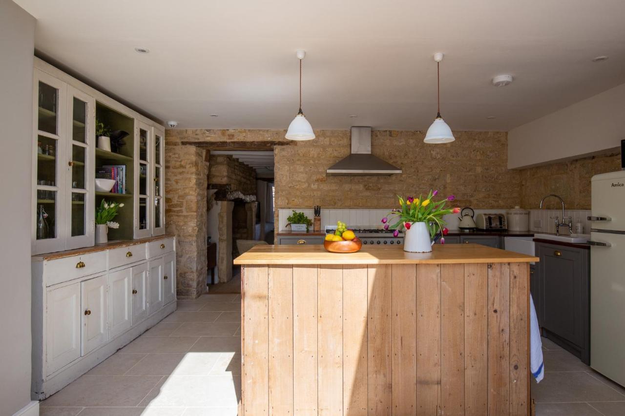 Gleneda Cottage - A Renovated, Traditional Cotswold Cottage Full Of Charm With Fireplace And Garden Bourton on the Hill Exteriér fotografie