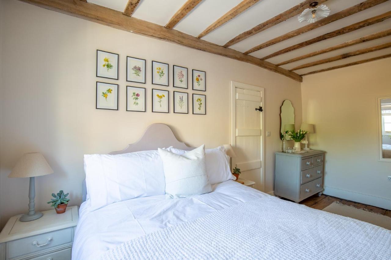 Gleneda Cottage - A Renovated, Traditional Cotswold Cottage Full Of Charm With Fireplace And Garden Bourton on the Hill Exteriér fotografie